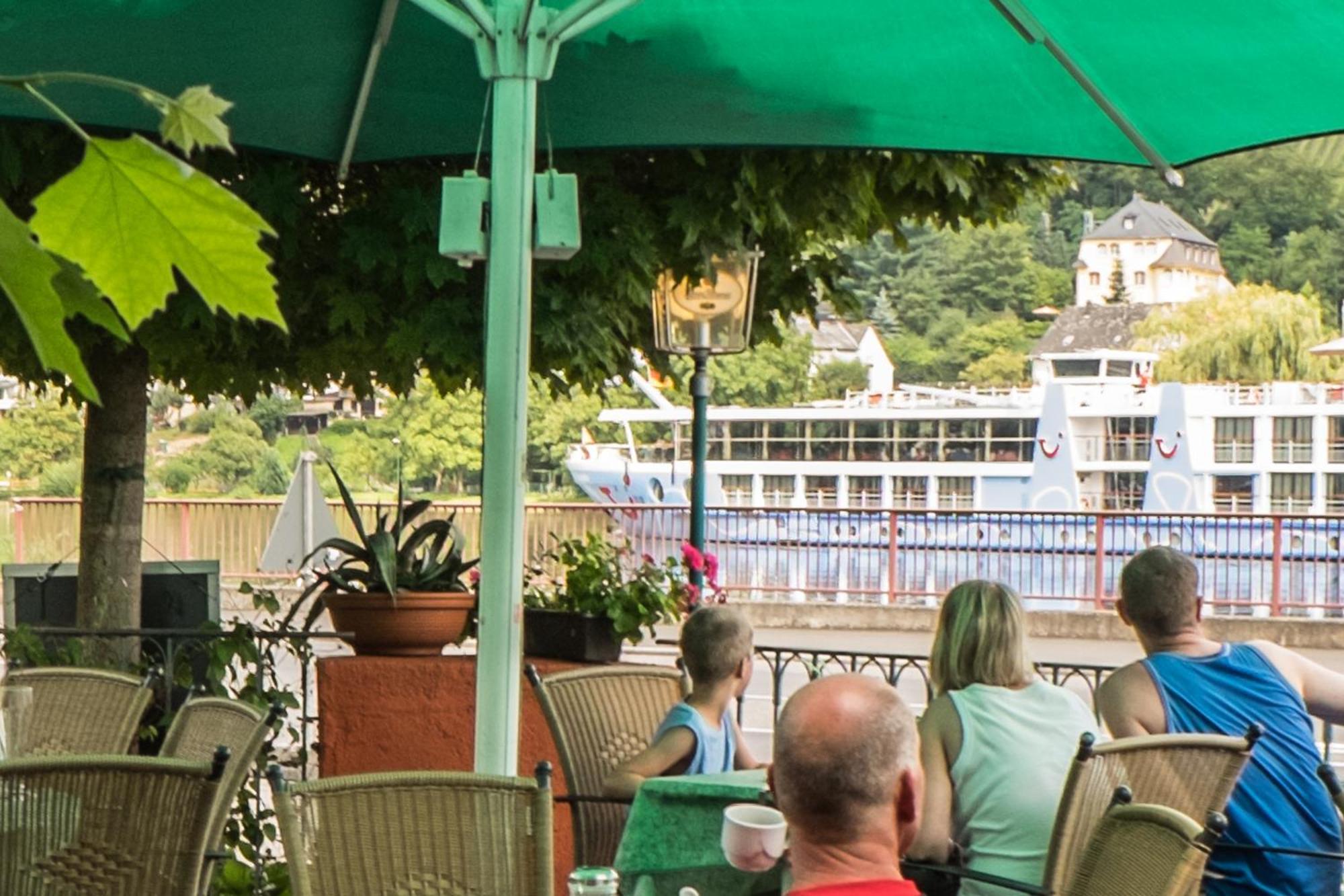 Panorama-Cafe Moselgarten Alf Bagian luar foto