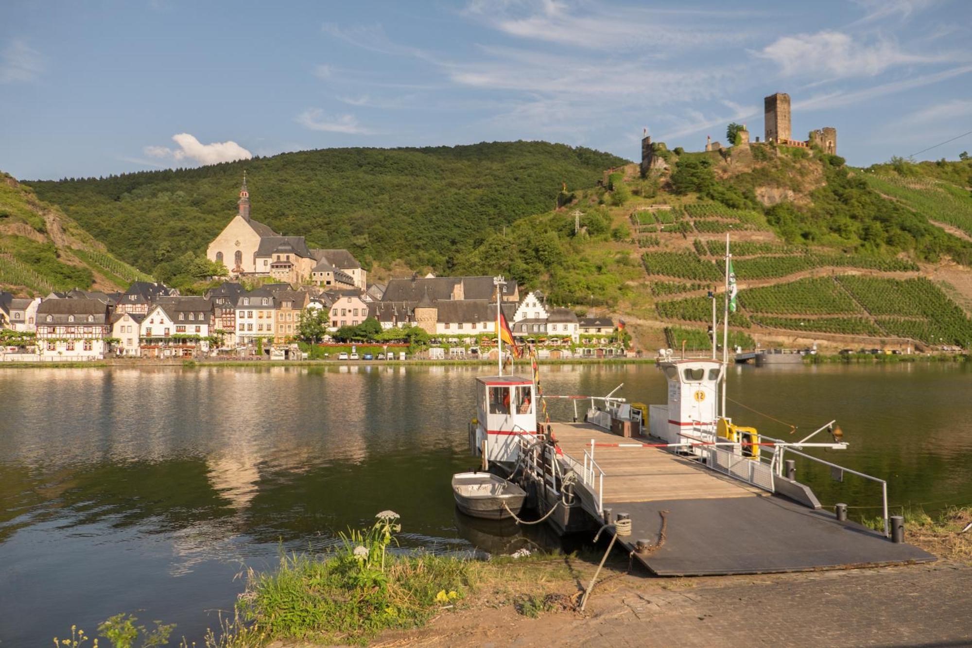 Panorama-Cafe Moselgarten Alf Bagian luar foto